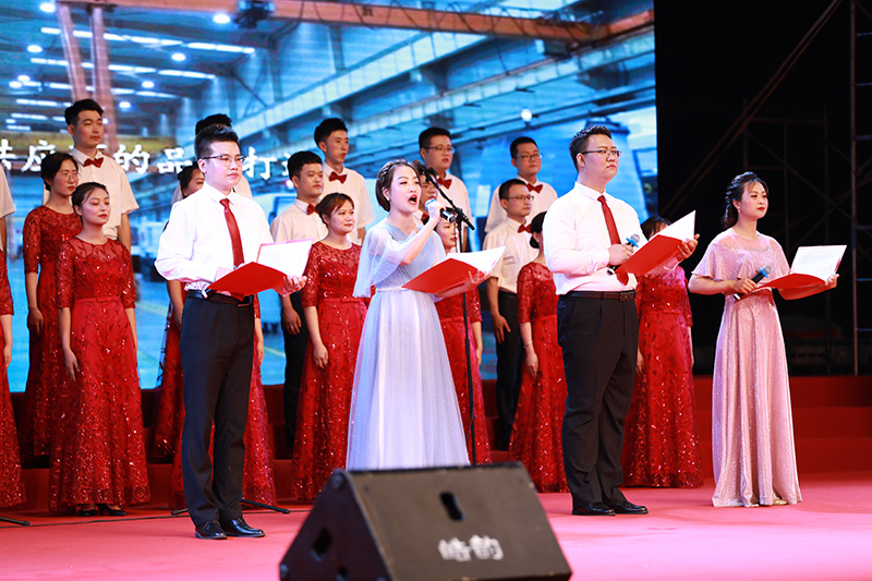 151655258391490083.jpg 朗誦節(jiē)目《向集團(tuán)報告》參加文藝匯演,為黨慶生.jpg