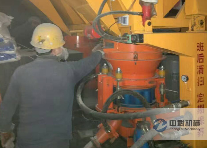 貴州畢節（jiē）自動上（shàng）料噴漿機施工現場-1