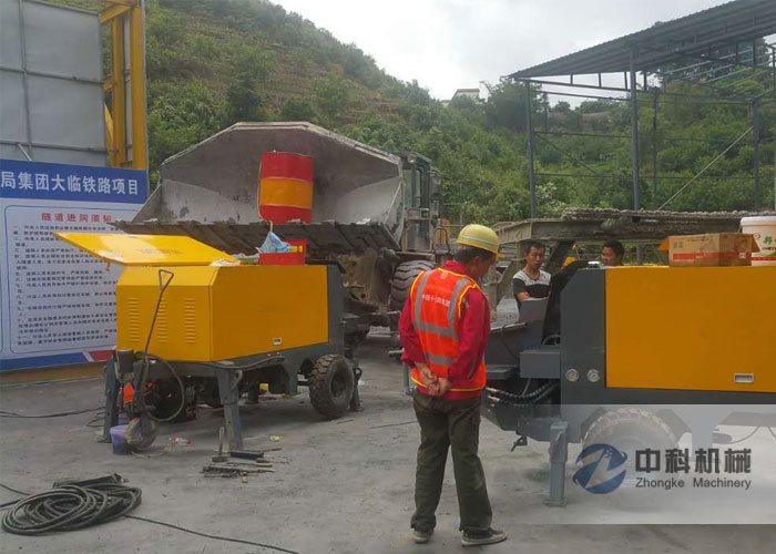 中鐵十七局（jú）液壓濕噴機施工（gōng）現場