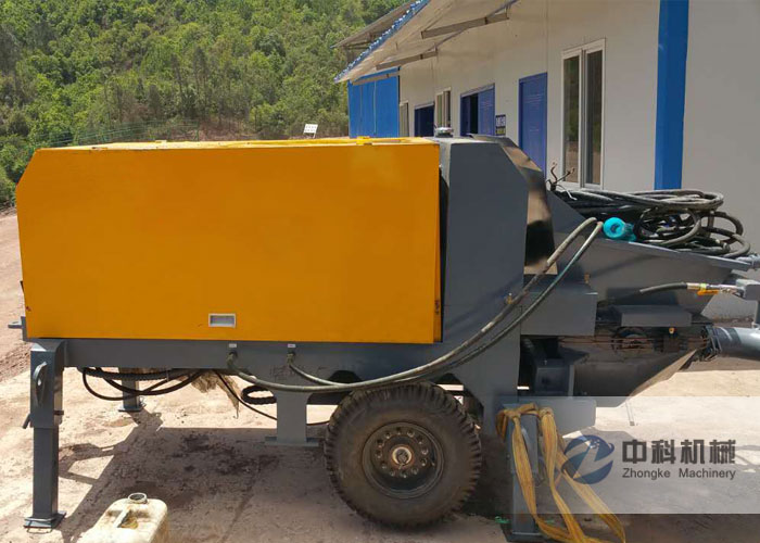 液壓泵送式（shì）濕噴機施工現場