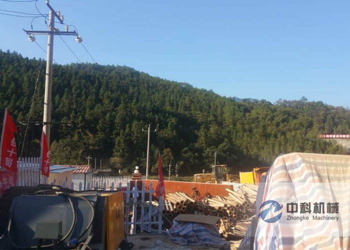 中（zhōng）鐵十局液壓（yā）濕噴機施工現場-0