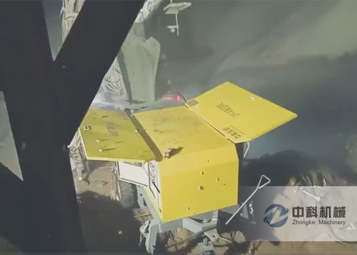 中鐵（tiě）五局牡佳客專液（yè）壓濕噴機施工現場-1