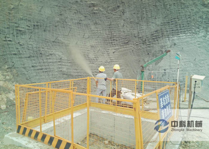 中鐵（tiě）二十五局ZK700混凝土濕噴機施工現場-2