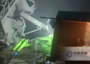 中鐵十八局車載式雙噴頭（tóu）濕（shī）噴機施工現場