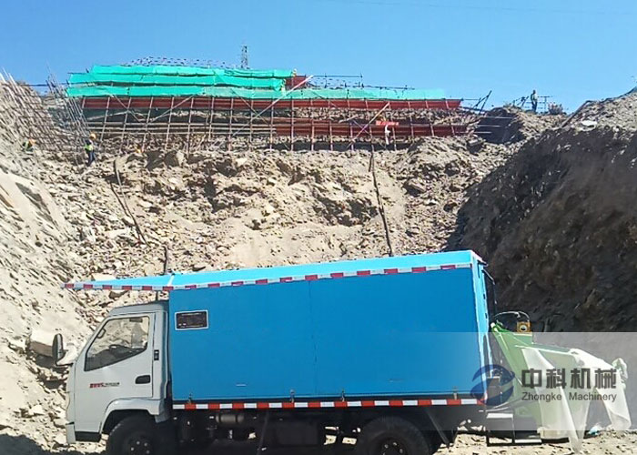 車載雙噴頭濕（shī）噴機施工現（xiàn）場-0