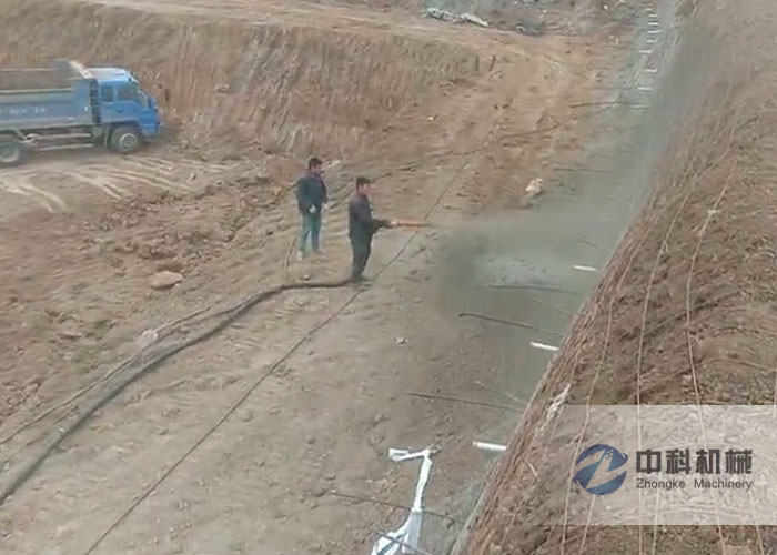 液（yè）壓混凝土（tǔ）濕（shī）噴機施工現場