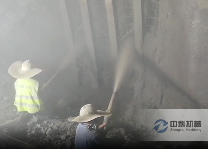 中交三航局雙噴液壓濕噴機（jī）施工現場（chǎng）-3