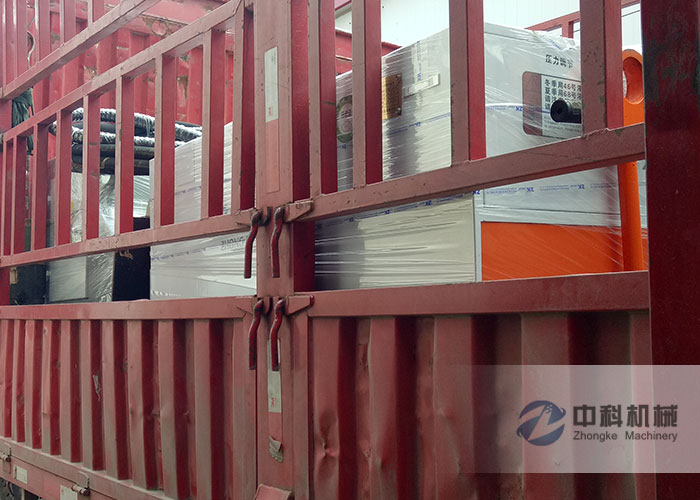 中鐵一局轉子式（shì）濕噴機、雙液注漿機（jī）發貨（huò）現場