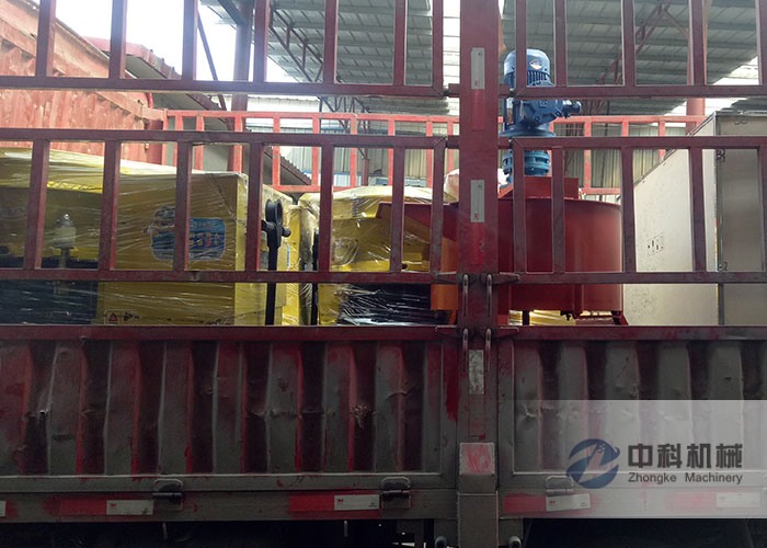 貴陽雙液注漿機、灰漿攪拌機、PZ-6噴漿（jiāng）機（jī）發貨現場