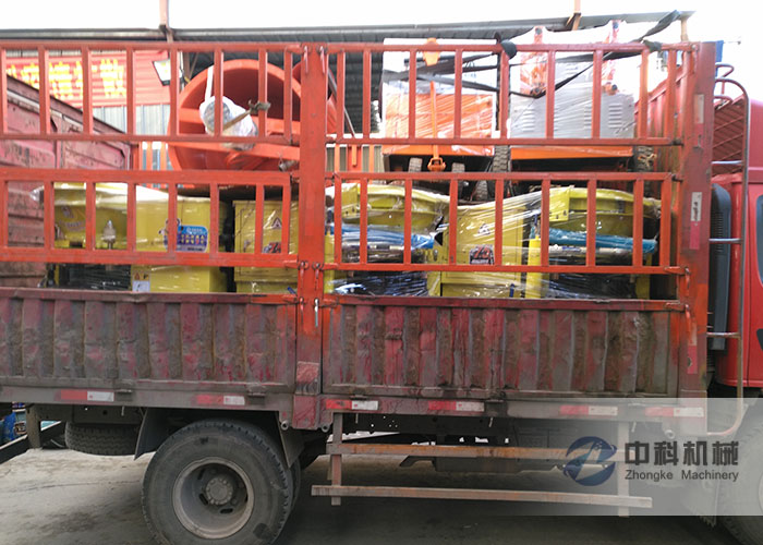 南昌雙液注（zhù）漿機、灰漿攪（jiǎo）拌機、PZ-6噴漿機發貨現場-0