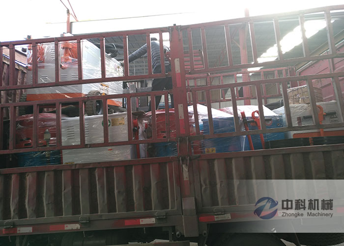 濟南雙液（yè）注漿機、PZ係列混凝土噴漿機發貨現場