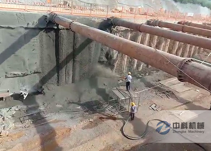 液壓混凝土濕噴機施（shī）工現場（chǎng）-1