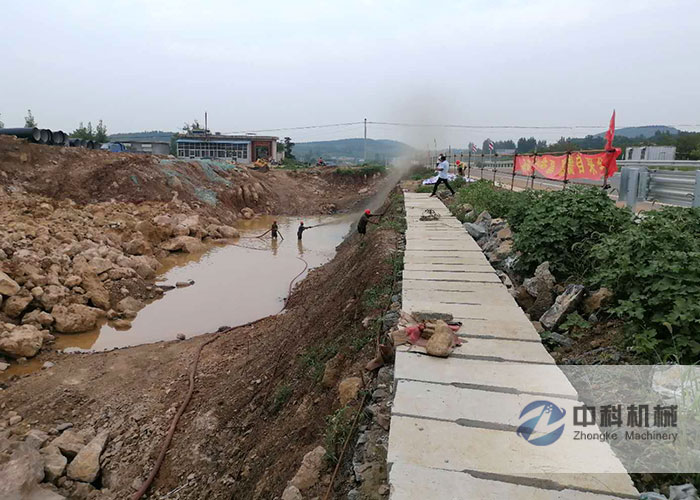 液壓（yā）泵送式混凝土濕噴機施工現場-3