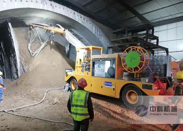 中交一公（gōng）局工程混凝土濕噴台車施工現（xiàn）場（3）-0