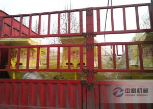 中（zhōng）鐵十七局拱頂帶模注漿一（yī）體機發貨現場