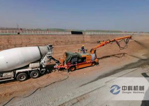 雄安新區混凝（níng）土濕噴台車施工現場