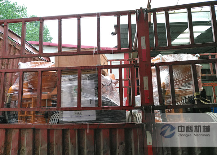 中鐵三局轉子式混凝土濕（shī）噴機發貨現場-0