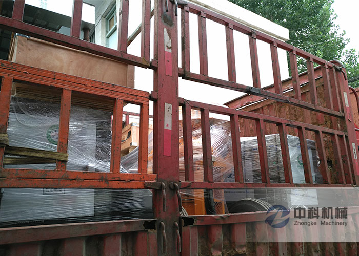 中鐵一局轉子（zǐ）式混凝土濕噴機發貨現場-0