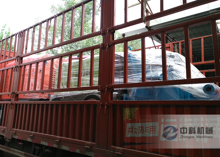 中鐵十九局液壓混凝土濕噴機、空壓機發貨現場（chǎng）-0