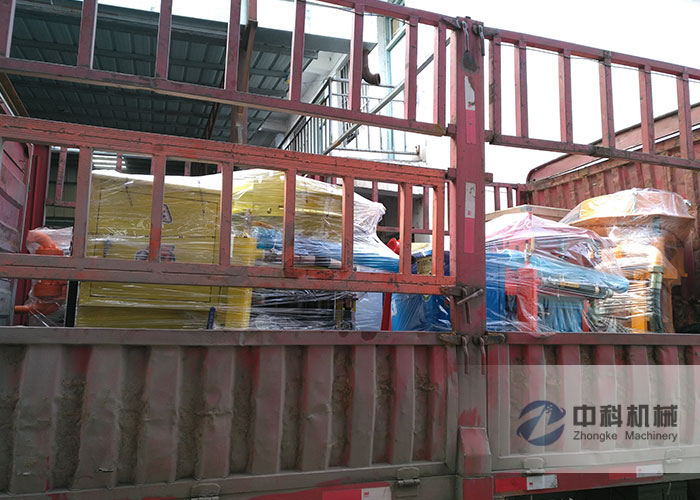 濟（jì）南（nán）雙液注漿機、轉子式濕噴機、PZ-6噴漿機發貨現場-0