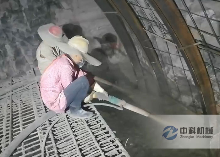 中鐵十七局雙噴頭液壓濕噴機施工現場-2