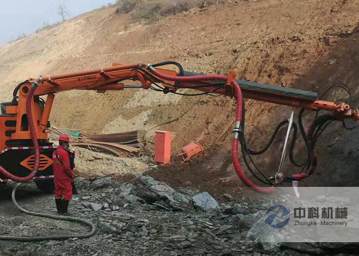 混凝土濕噴台車機械（xiè）手施工視頻