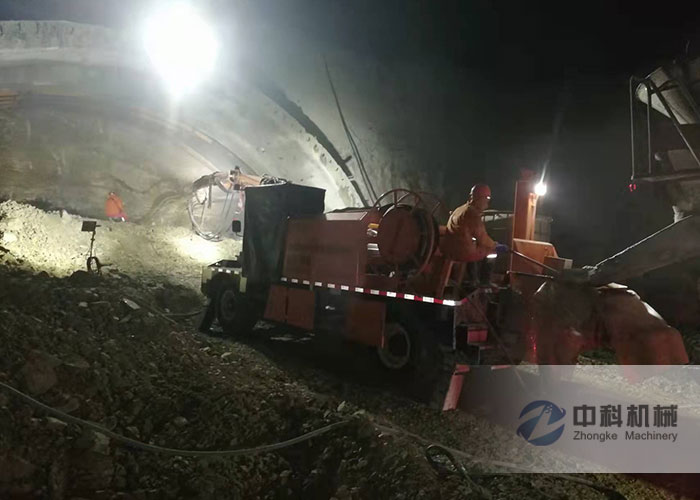 ZHSP3016混凝土濕（shī）噴台車施工（gōng）現場-0