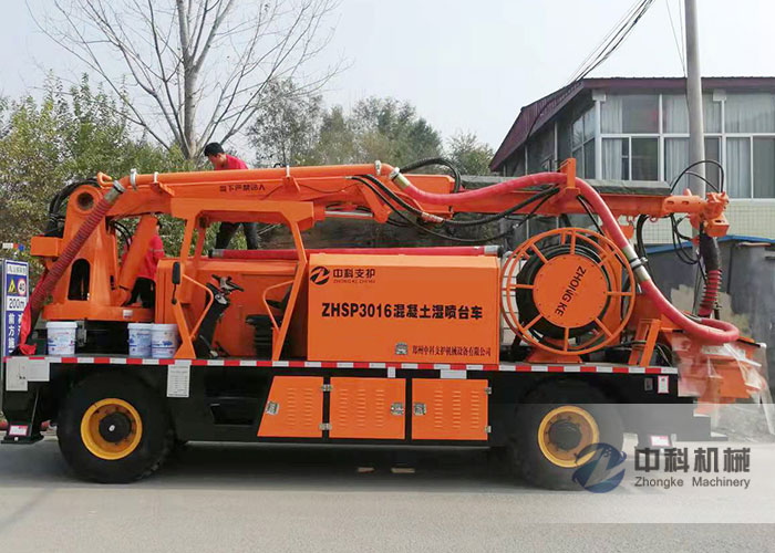 工程（chéng）底盤濕噴台車施工現場-1