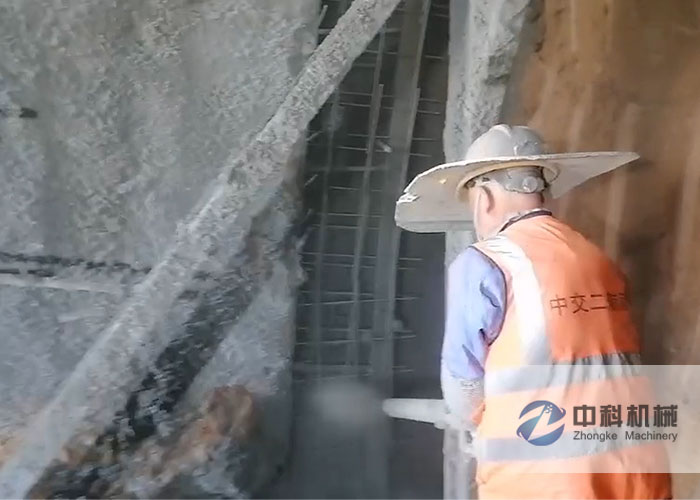 中（zhōng）交二航局液壓濕（shī）噴機施工現場-4