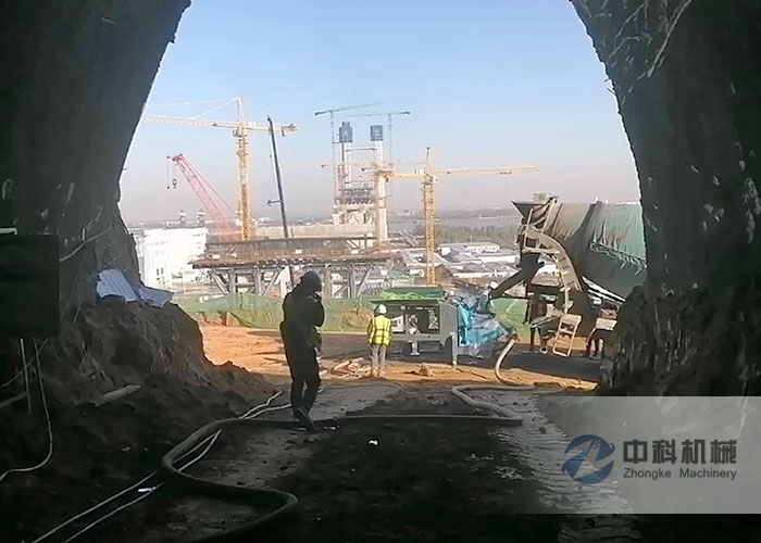 中交二航局（jú）液壓（yā）濕噴機施工現場-5