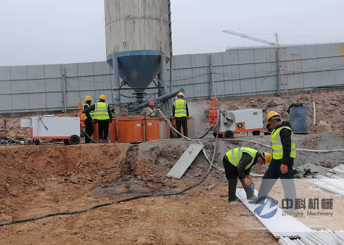 ZKSJ200雙缸液壓（yā）砂漿泵施工現場-1