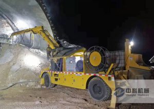 隧道濕噴台車機械手施工現場