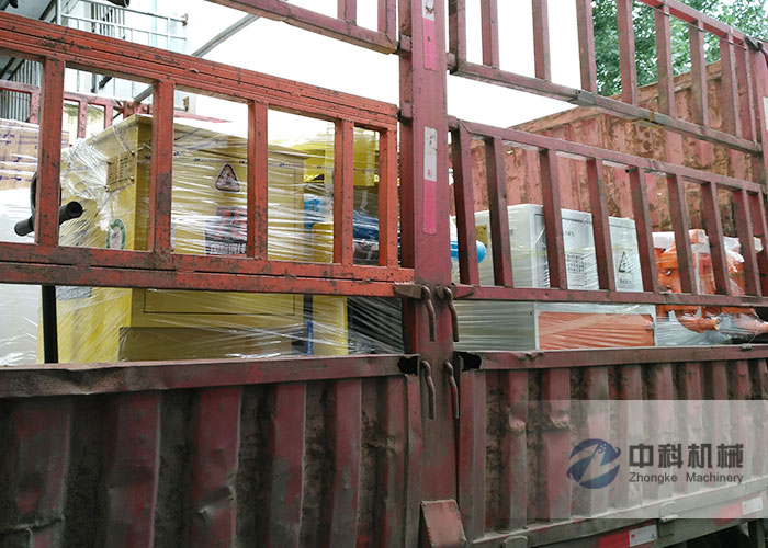 成都雙液注漿機、PZ-6混凝土噴漿機發貨現場-0