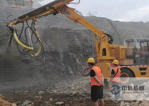 大型混凝土濕噴台車施工現場（chǎng）