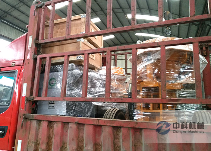 廣（guǎng）州轉（zhuǎn）子式混凝土濕（shī）噴機發貨現場-0