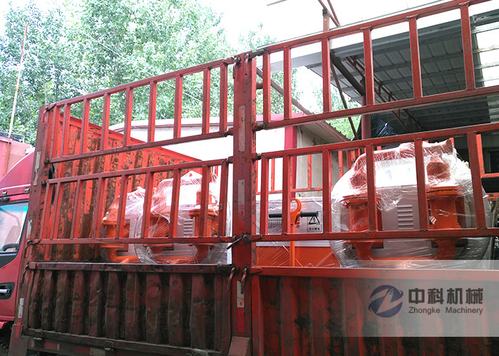 杭（háng）州雙缸液壓砂漿注漿機（jī）發貨現場