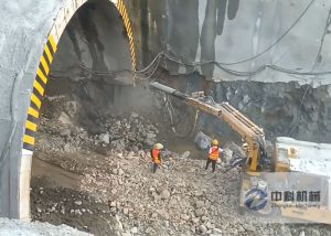 大（dà）型隧道濕噴機械手施工視頻