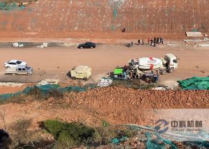 小型混凝土（tǔ）濕（shī）噴機施工現場