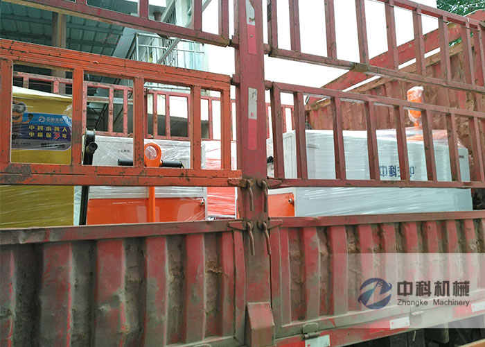 太原雙缸液壓砂漿泵、PZ-6噴（pēn）漿（jiāng）機發貨（huò）現場-0