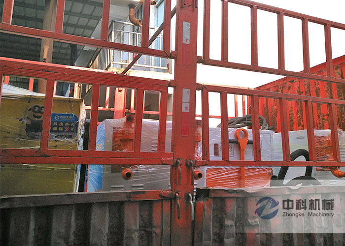 重（chóng）慶雙液注漿機（jī）、PZ-6混凝土噴漿機發貨現場