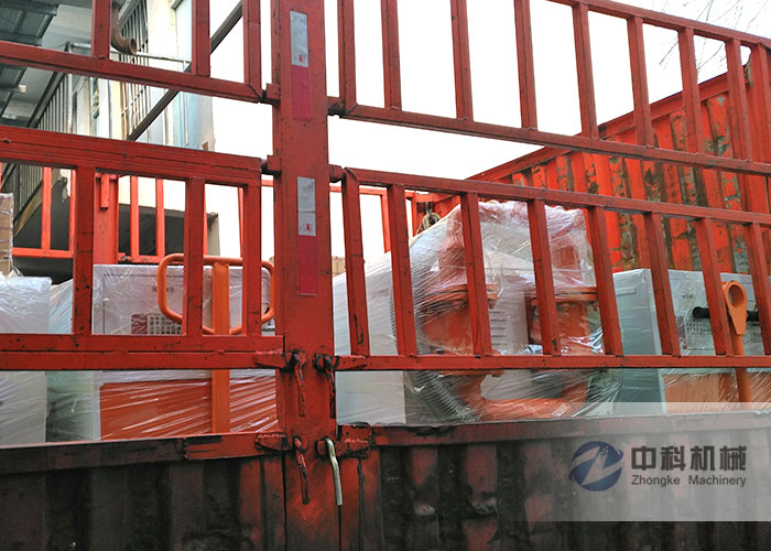 廣（guǎng）州雙液（yè）注漿機、水（shuǐ）泥砂（shā）漿注（zhù）漿機發貨（huò）現場